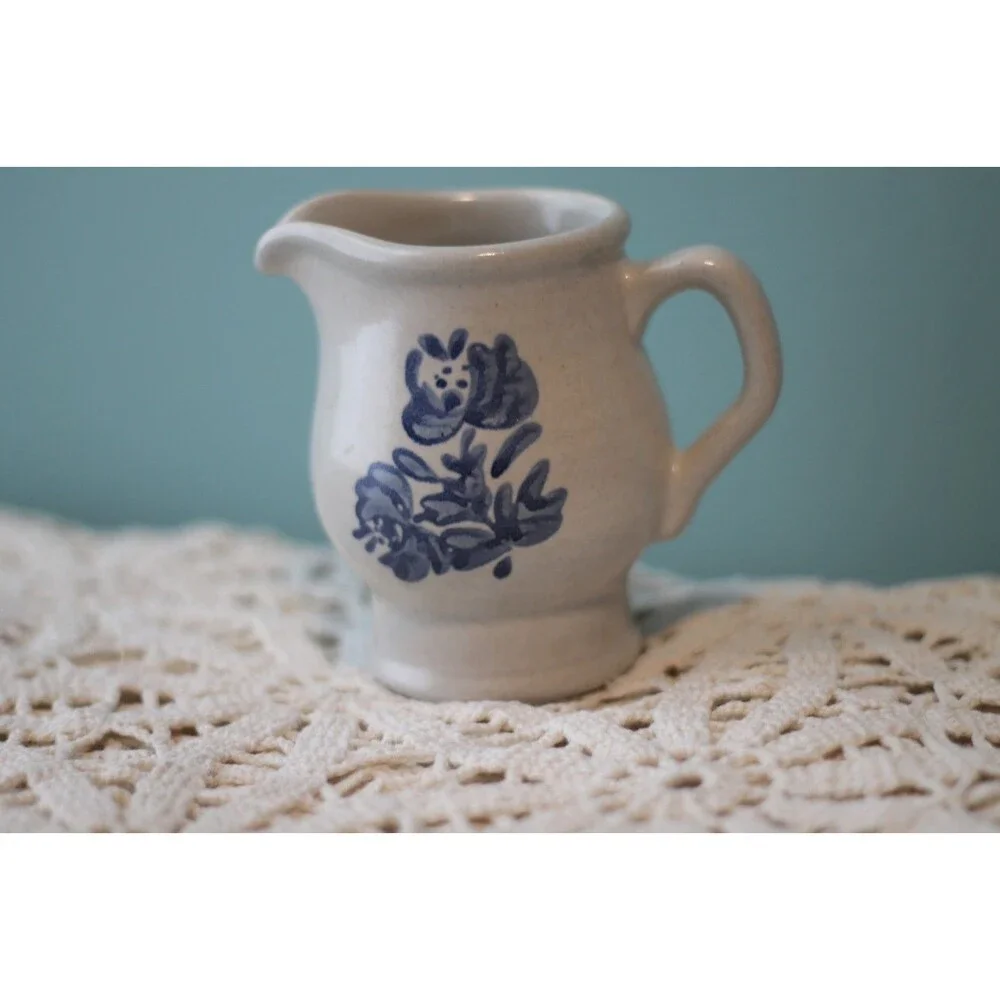 Pfaltzgraff Stoneware Small Pitcher Creamer Yorktowne Blue Ceramic Spout Handle